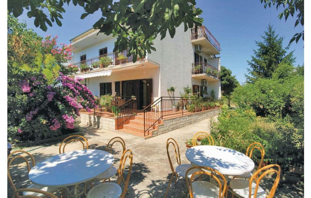 Apartments Perina Шибеник Экстерьер фото